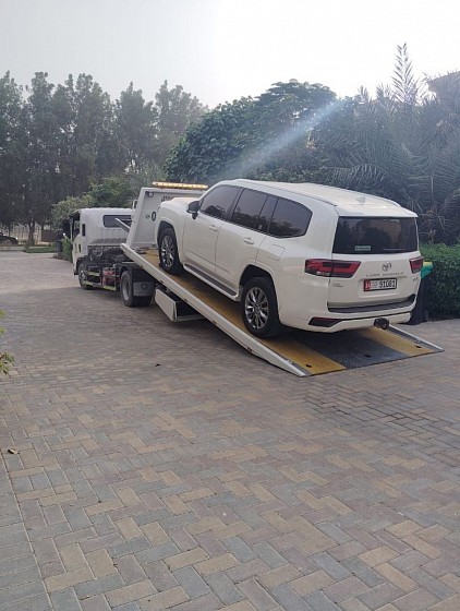خدمه نقل سيارات في دبي